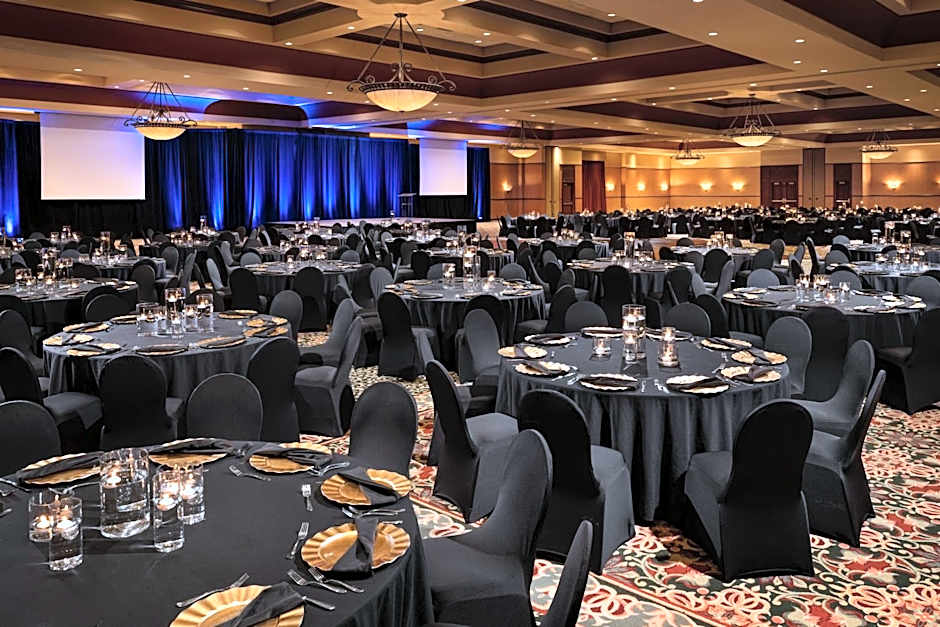 Renaissance by Marriott Tulsa Hotel & Convention Center