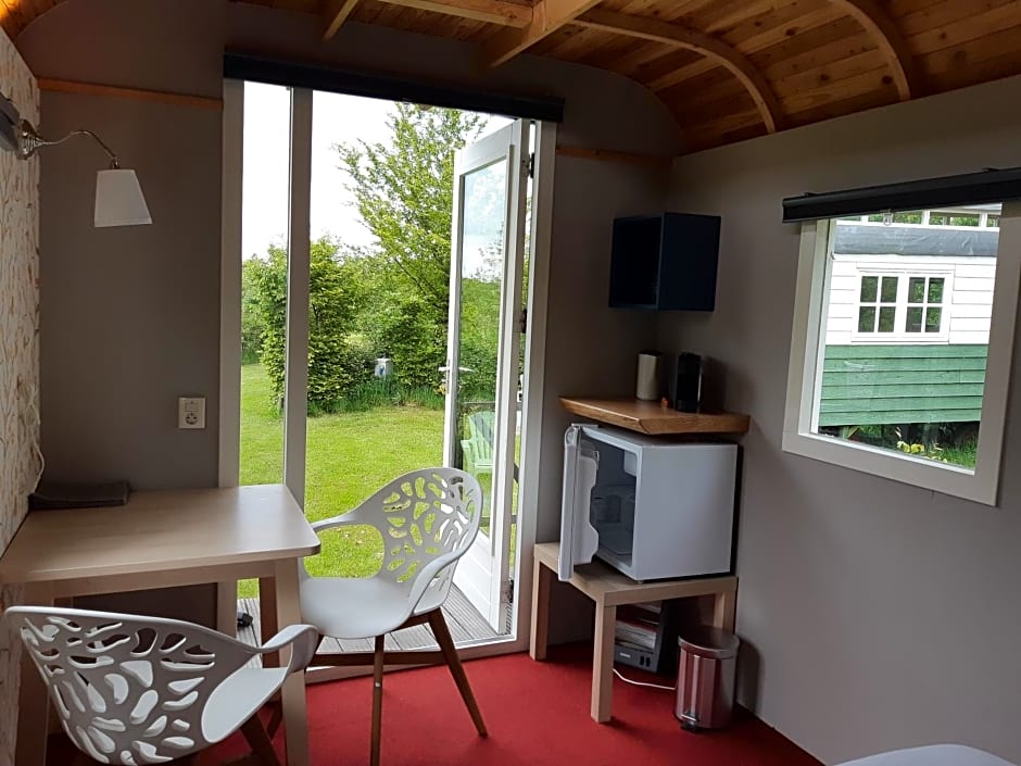 B&B Pipowagen "het Wellnesst" op Wellness Camping en B&B Stoltenborg