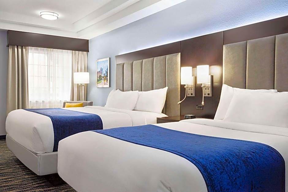 Days Inn & Suites by Wyndham Houston Hobby Airport