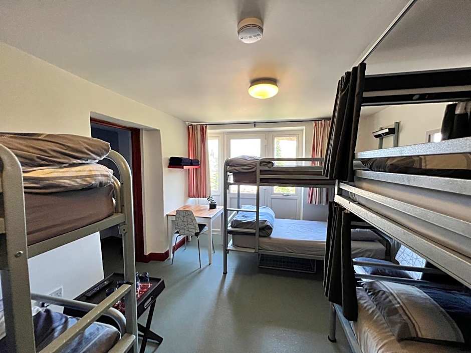 Lands End Hostel and B&B