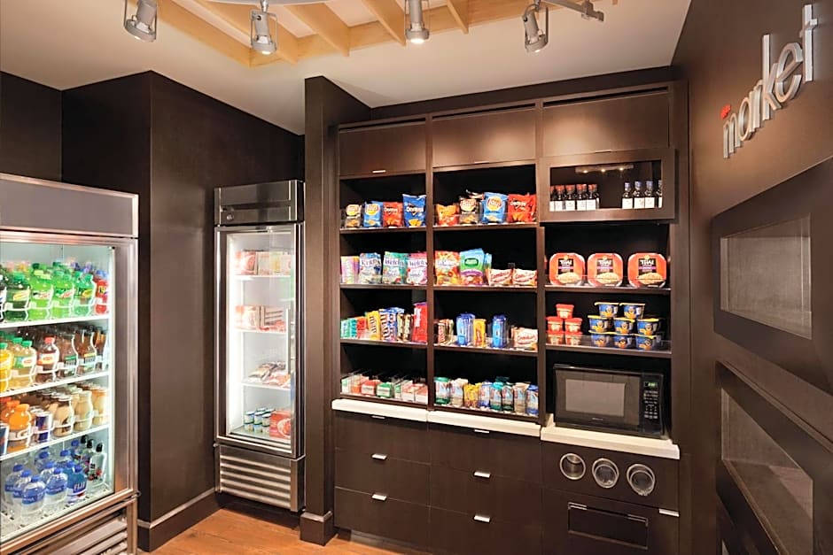 Courtyard by Marriott Charlotte Airport North