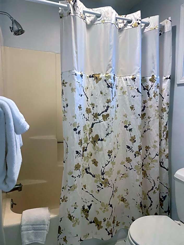 M22 Inn Glen Arbor