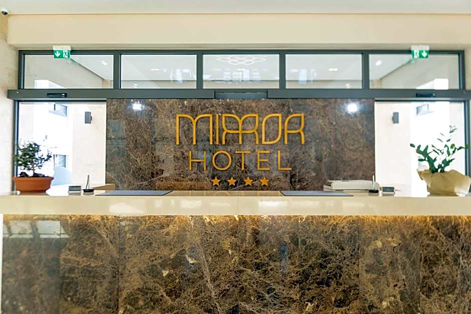 Mirror Hotel