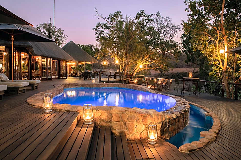 Ndlovu Safari Lodge