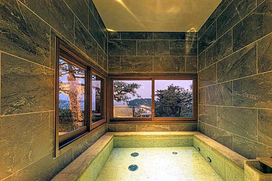 Gamagori Classic Hotel