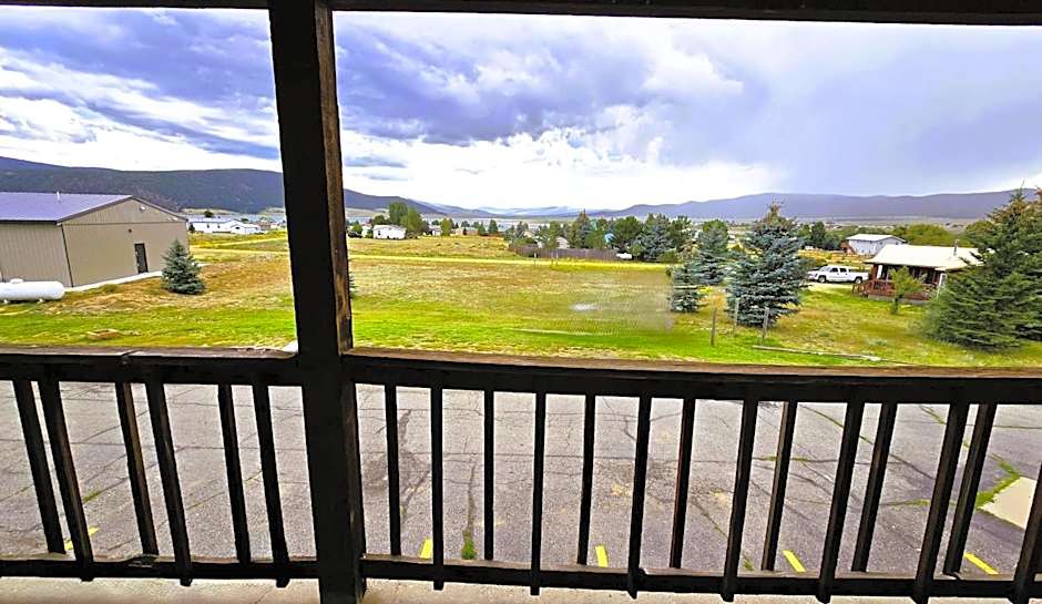 Econo Lodge Eagle Nest