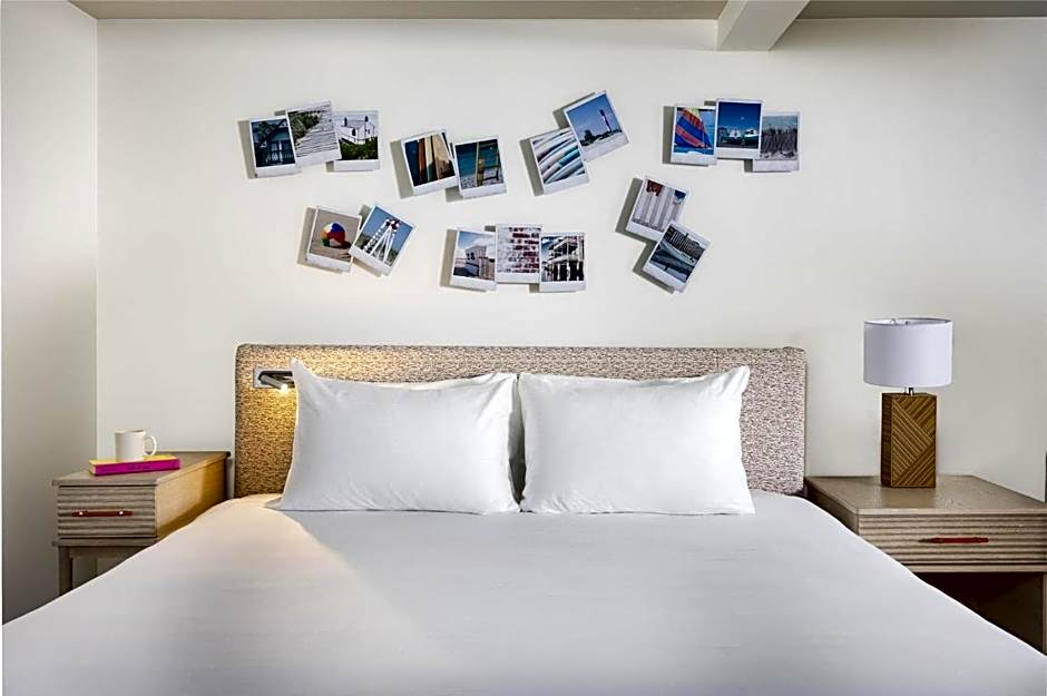 Photo 1 of 11 of Quadruple Room