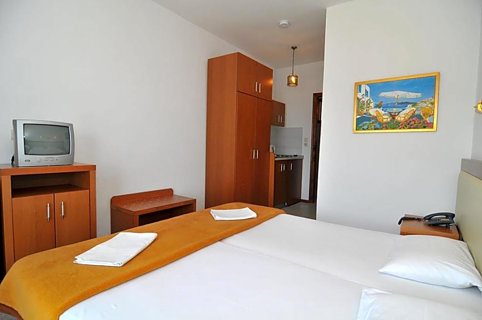 Hotel Emerald and Suites