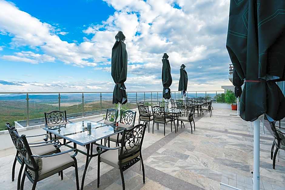 Хотелски комплекс Ямболен