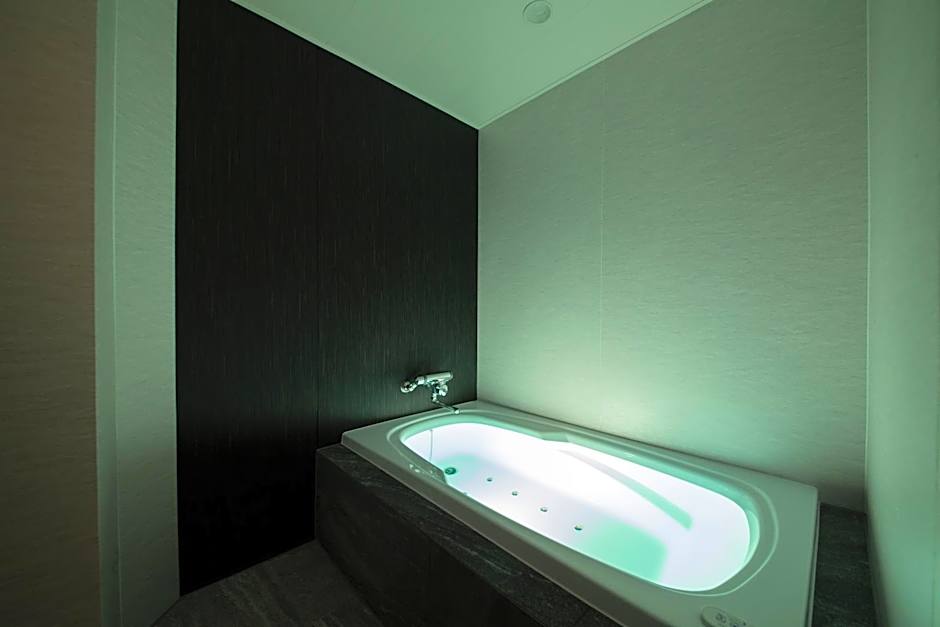 ルトゥール難波 RetourNANBA 男塾ホテルグループ – Osaka, 