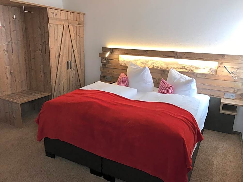 Photo 1 of 3 of Deluxe 1 King Bed