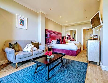 Suite with Hot Tub