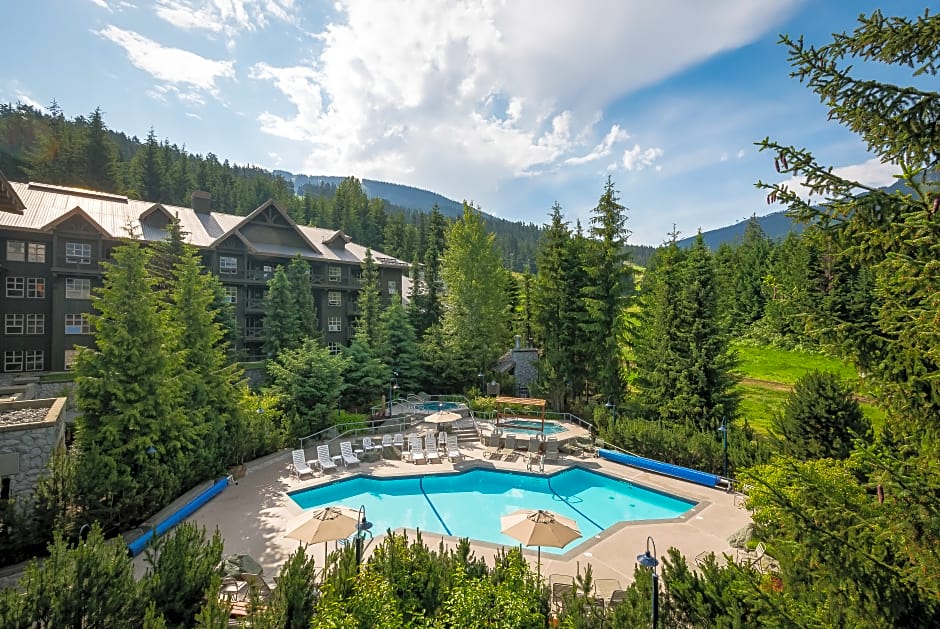 Blackcomb Springs Suites by CLIQUE