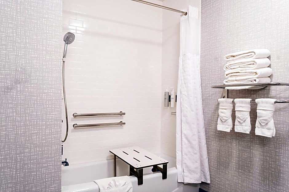 Hampton Inn & Suites Chicago/St. Charles
