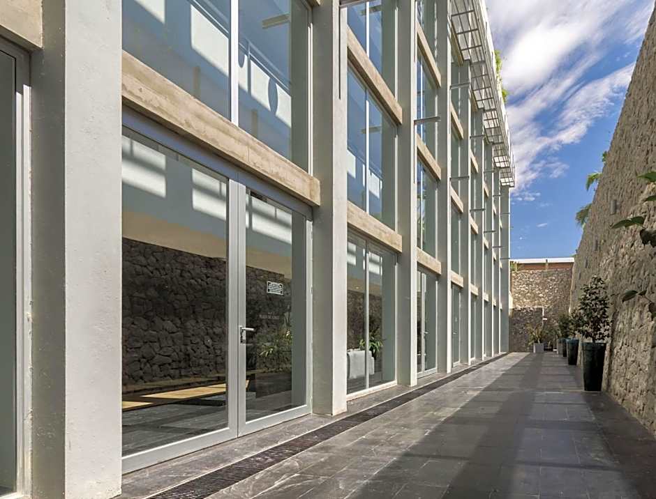 Dazzler by Wyndham Colonia