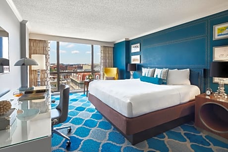 Connecting Guest room, 1 King, City view