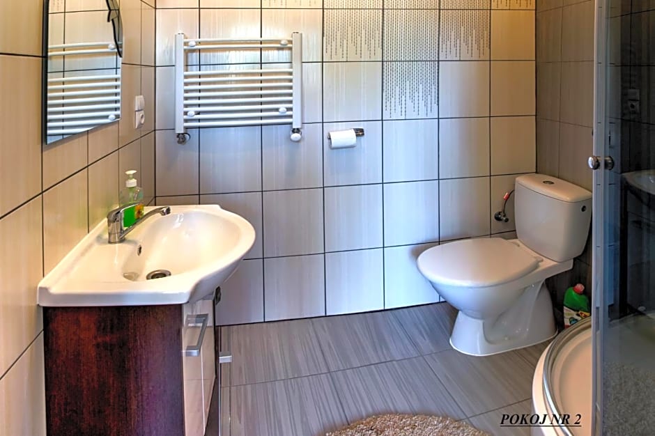 Domki i Pokoje u Borsa