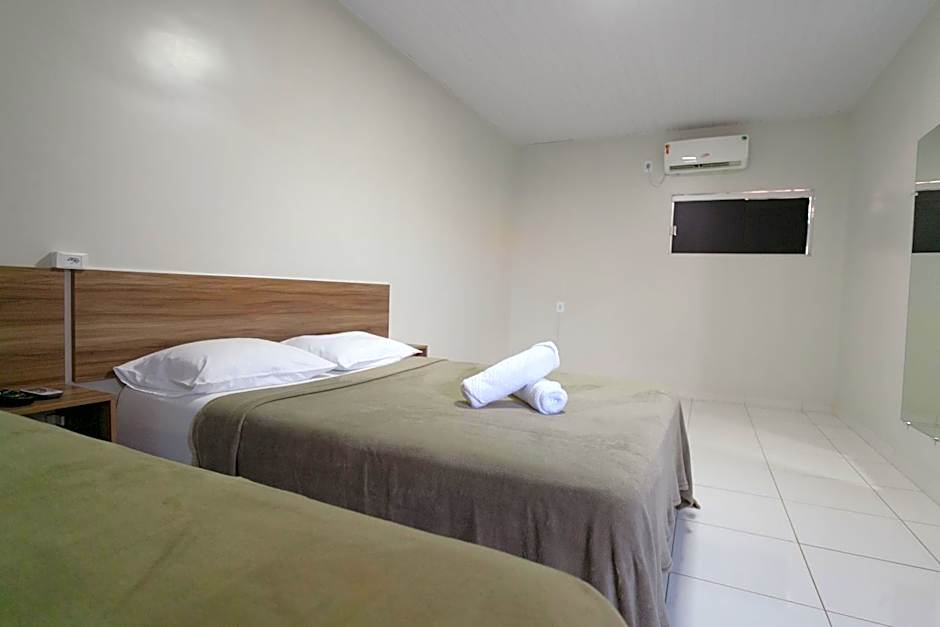 Hotel Verde Mares