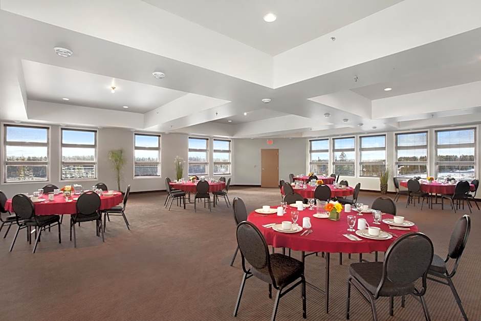 Super 8 by Wyndham Red Lake ON