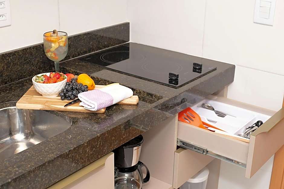 Charmoso Estúdio em Muro Alto com Vista para piscina