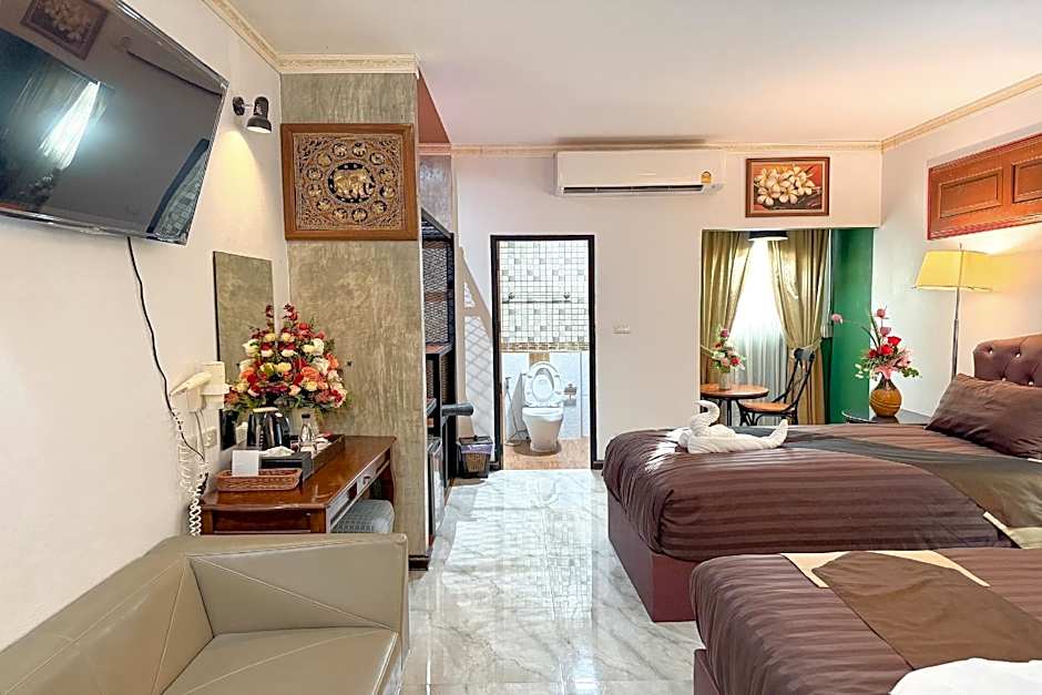 Chiangmai Lanna & Modern Loft Hotel