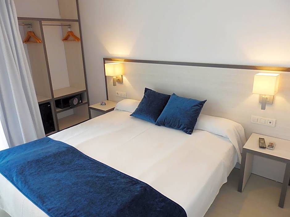 Parrots Sitges Hotel