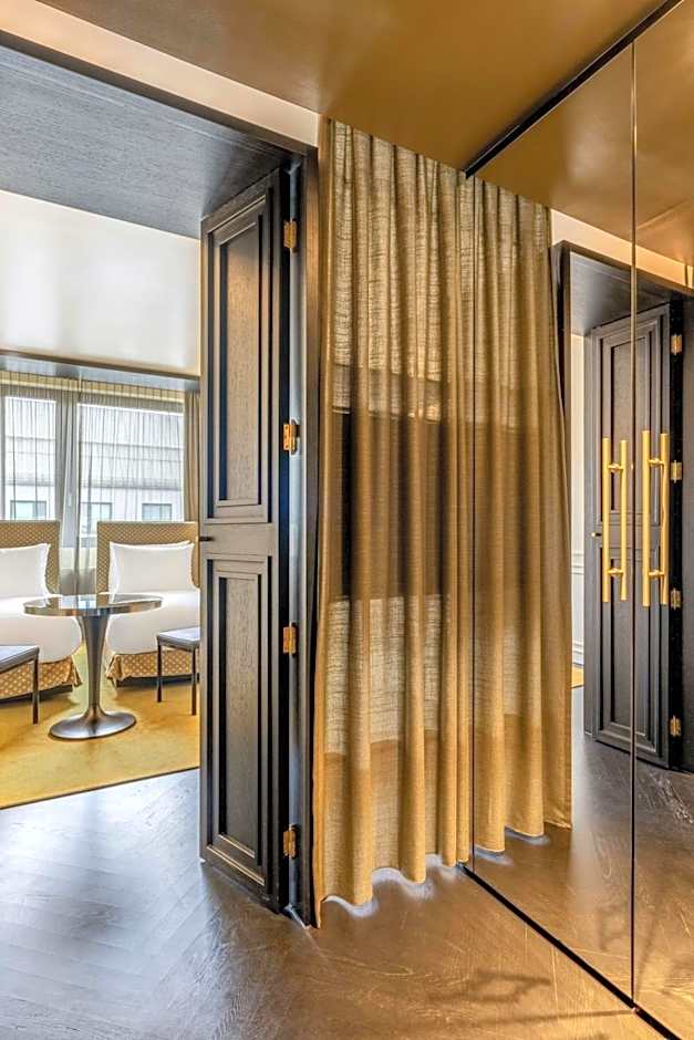 Roomers Munich, Autograph Collection by Marriott