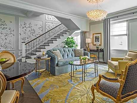 Penthouse Suite 1 King, Private Terrace, 2 Bathrooms, Pullout Sofa