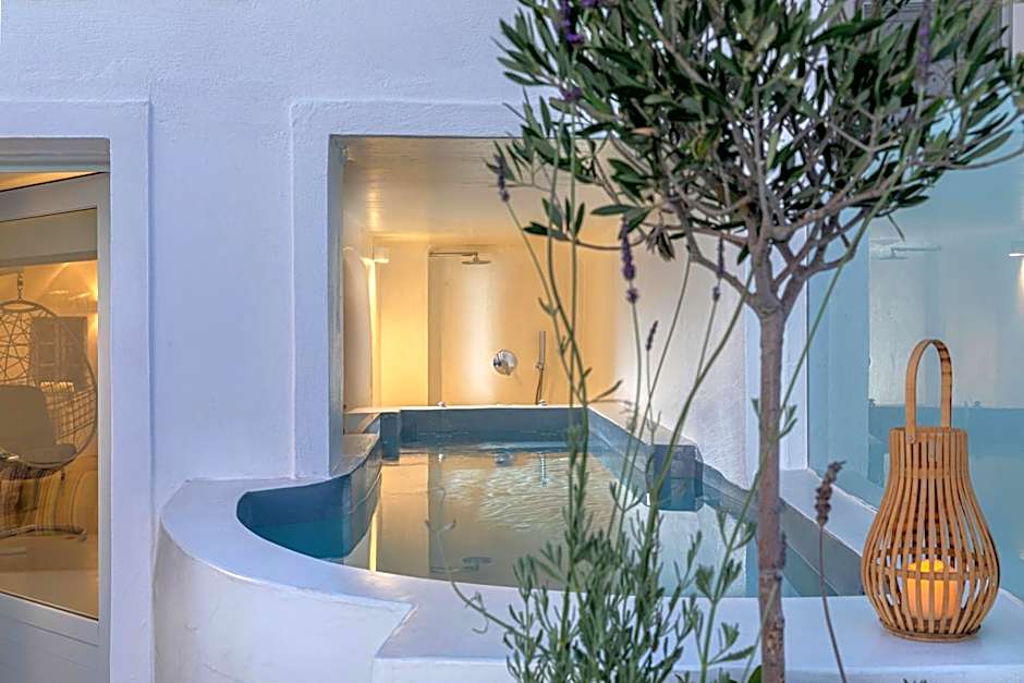 Pearl on the Cliff Hotel & Suites