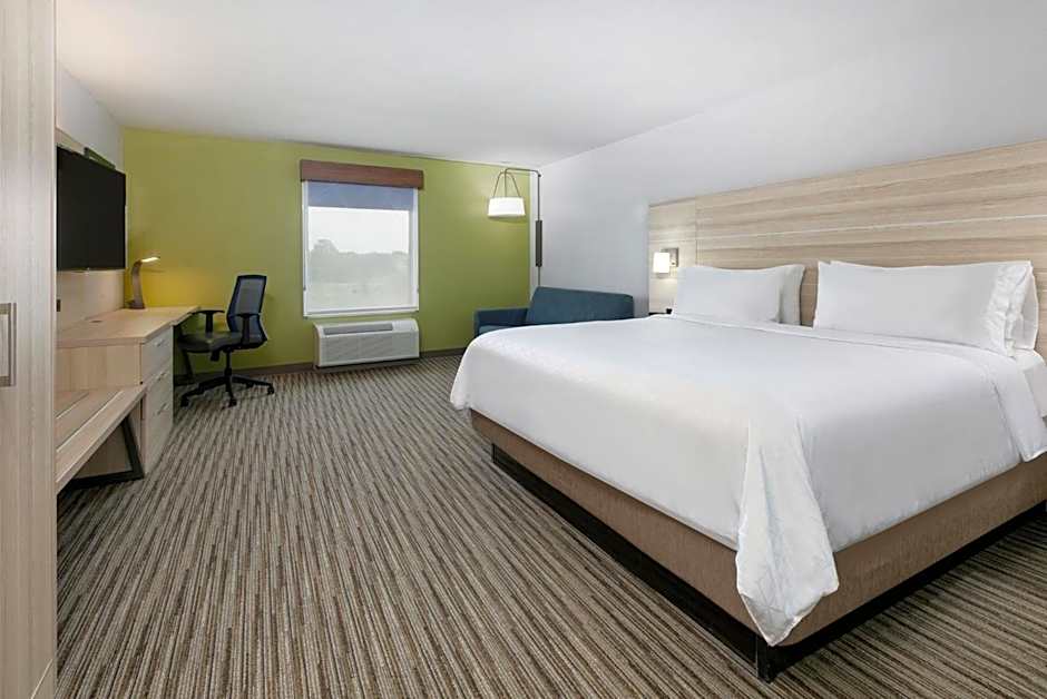 Photo 1 of 5 of 1 King Bed, Hearing/Mobility Accessible