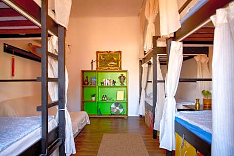 Bed in 6-Bed Mixed Dormitory Room