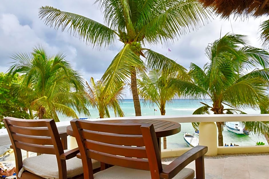 Playa Palms Beach Hotel