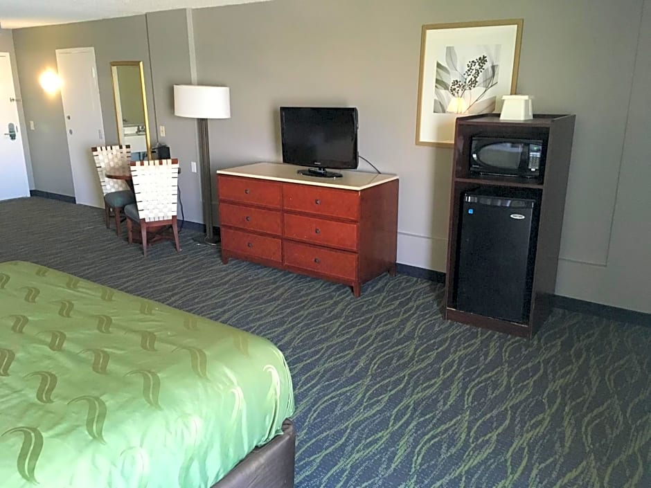 Quality Inn & Suites Winter Park Village Area