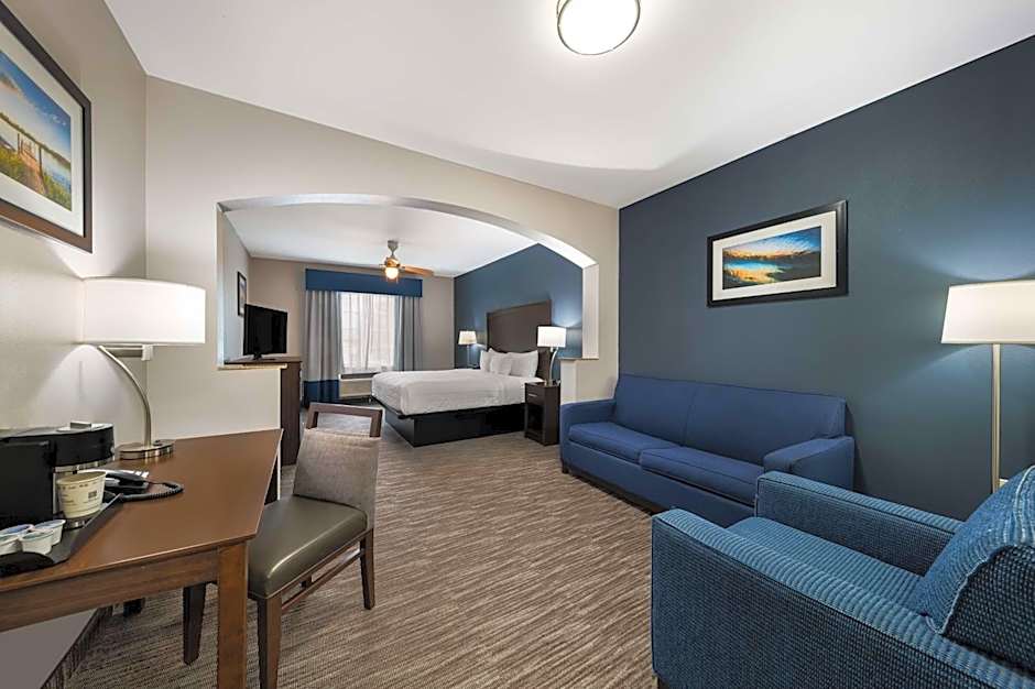 Best Western Plus Lake Dallas Inn & Suites