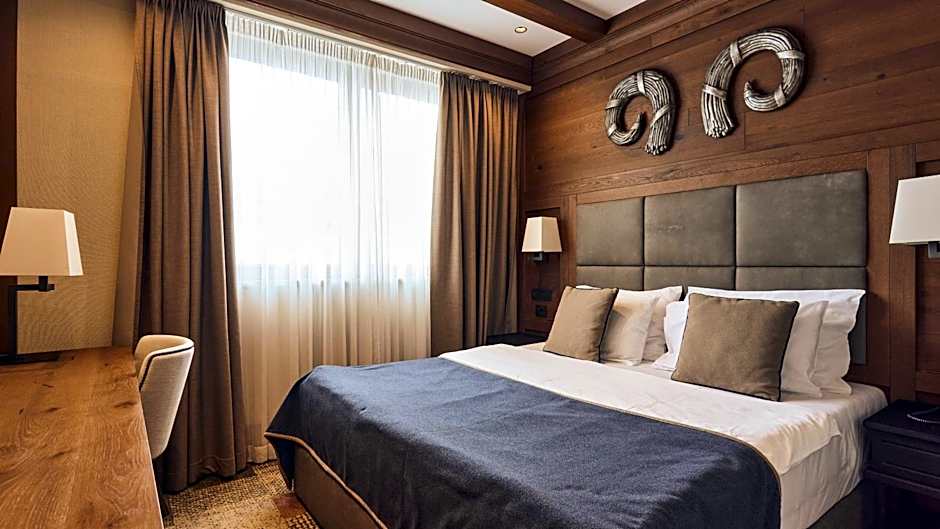 Grey Family Hotel