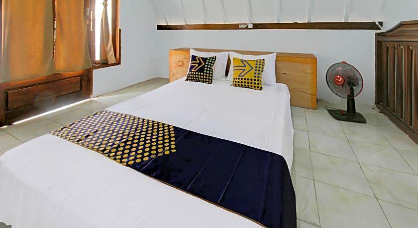 OYO Life 93154 White Kos Jenggala