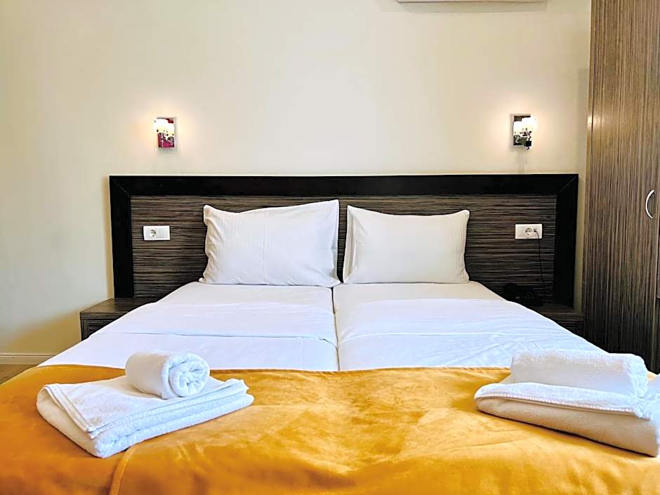 Side One Design Hotel Garni