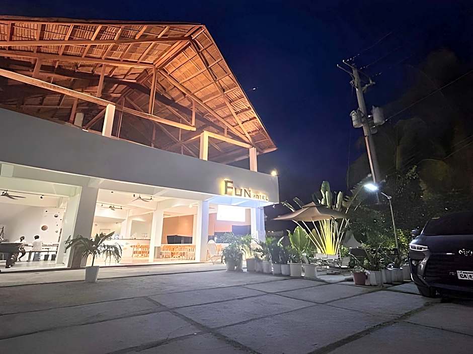 FUN HOTEL