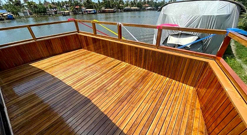 Vaishnav Houseboat