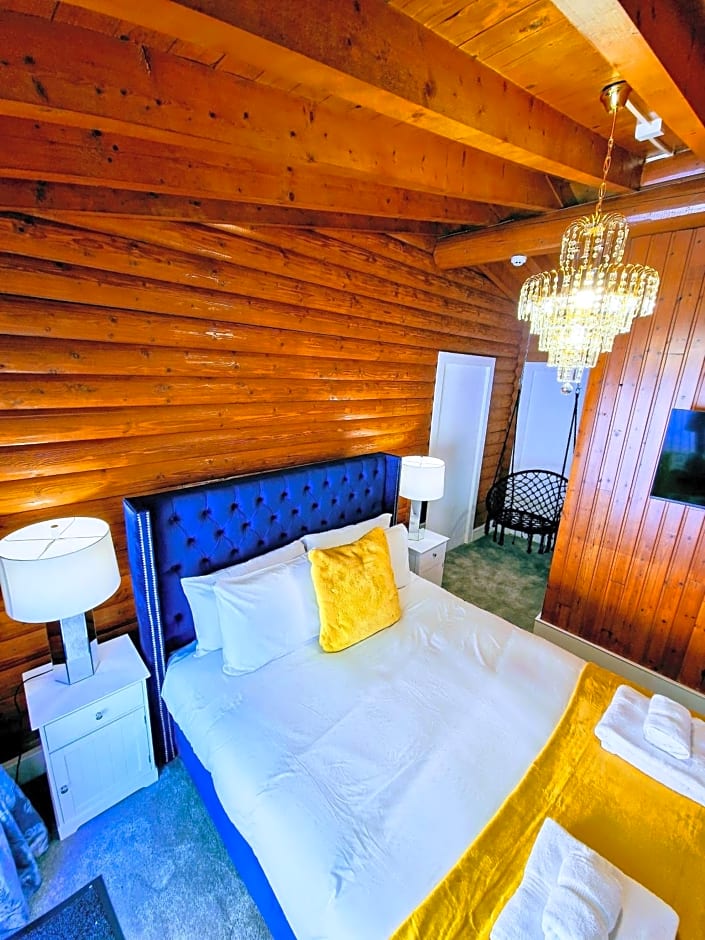 Kaoglen Apollo-Hot tub-Cairngorms-Pet friendly