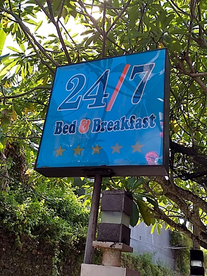 24/7 Bed & Breakfast