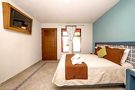 Deluxe Room (2 Adults + 1 Child)