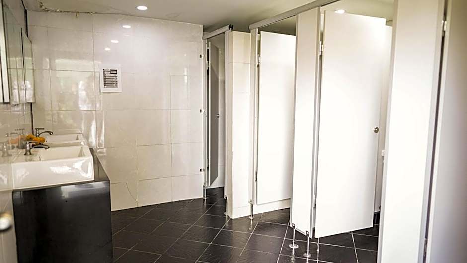 RoomQuest Bangkok Don Mueang Airport