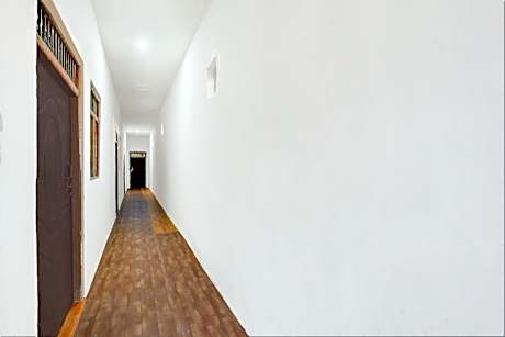 Hotel O White House Hotel