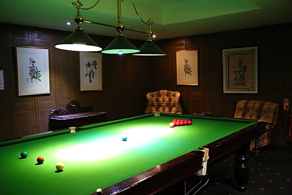 Inn On The Prom At The Fernlea Hotel