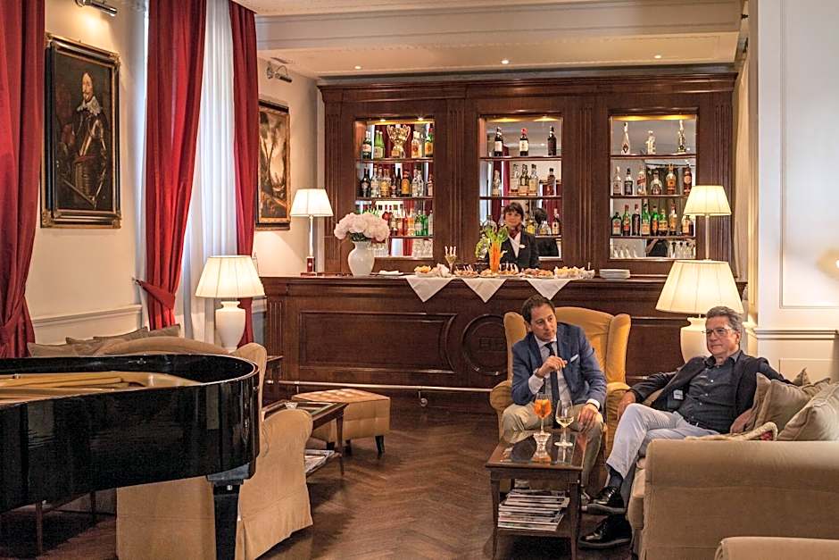 Executive Hotel