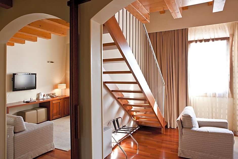 Al Tezzon Hotel