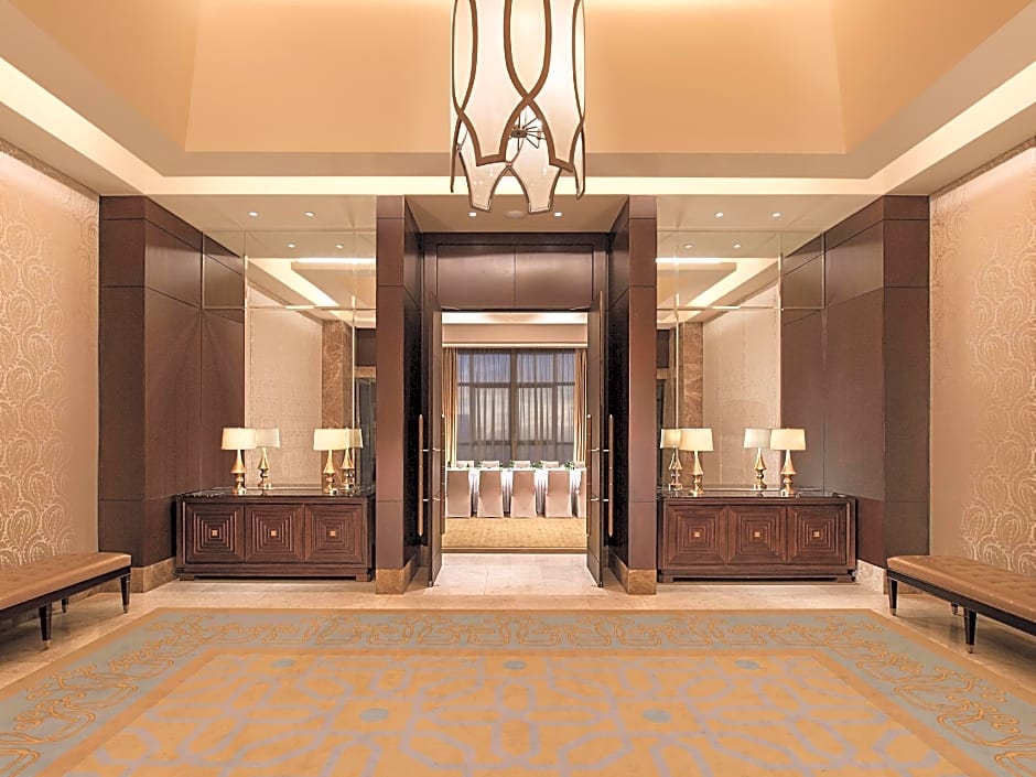 Crimson Hotel Filinvest City Manila