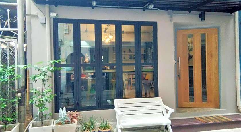 The Chatbox Silom Hostel