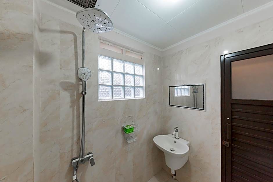 Urbanview Hotel Villa Surya Bandung